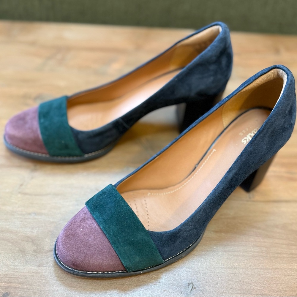 Clarks Black and Green Heels